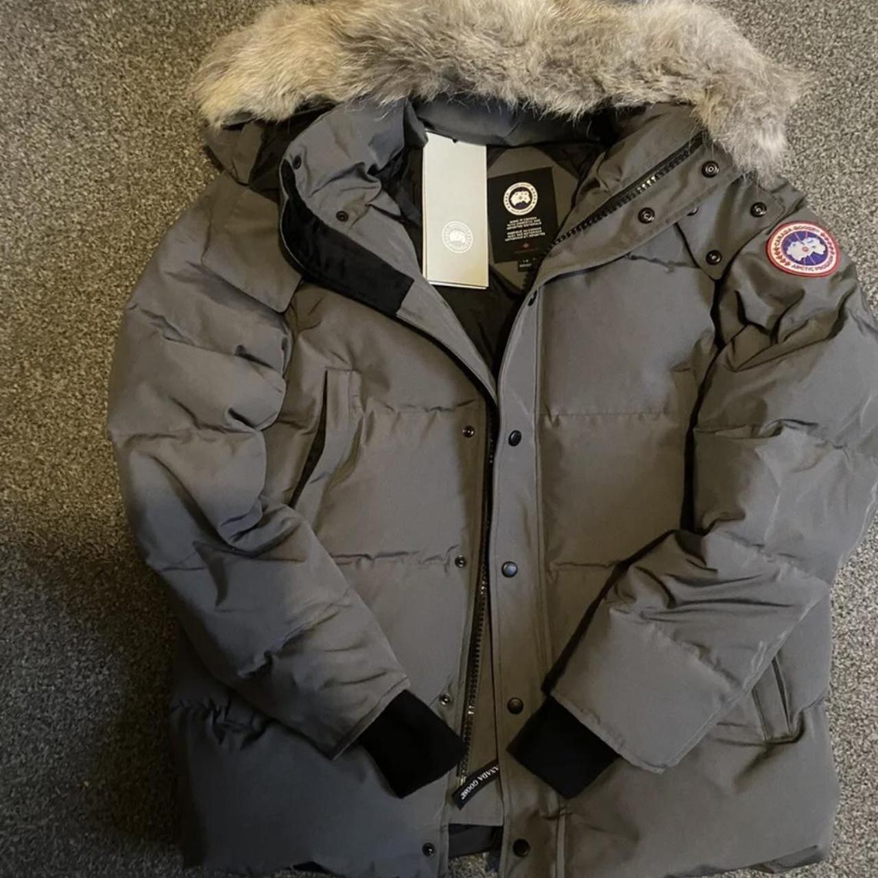 Grey Canada Goose Wyndham parka - Depop