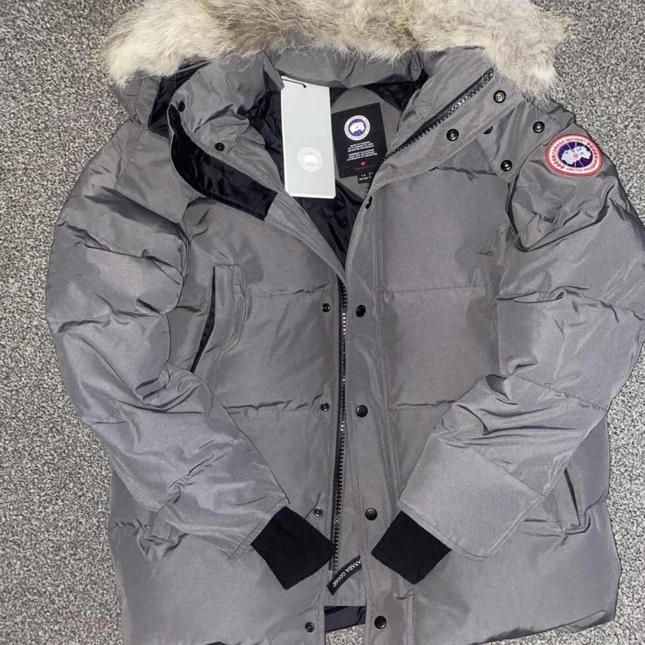 Grey Canada Goose Wyndham parka - Depop