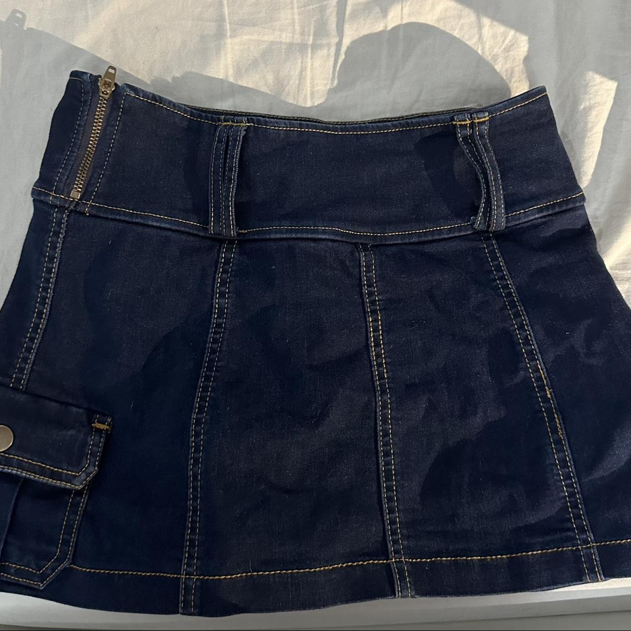 Garage Women's Brown and Navy Skirt (3)