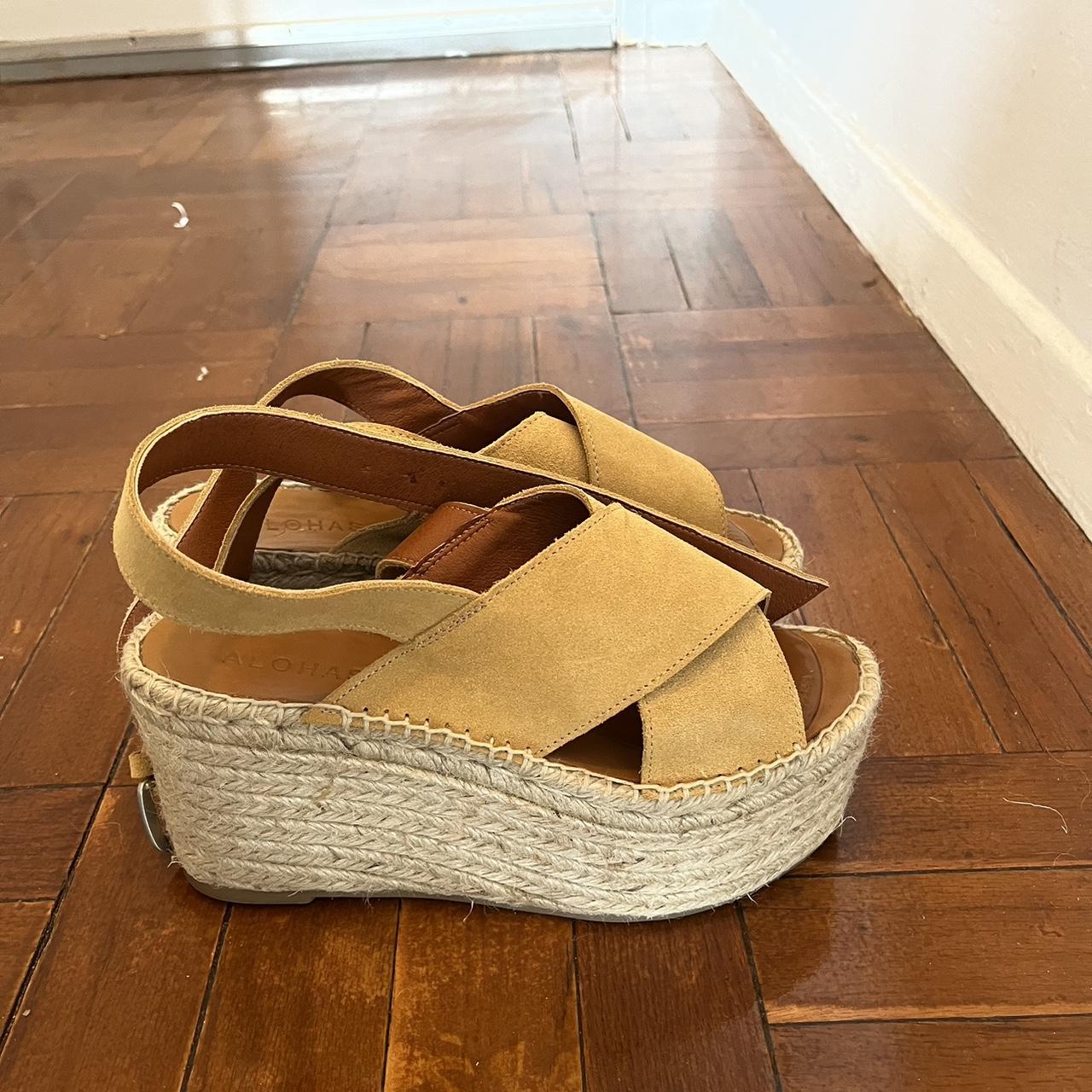 Aloha platform espadrille sandals in Vegas gold Depop