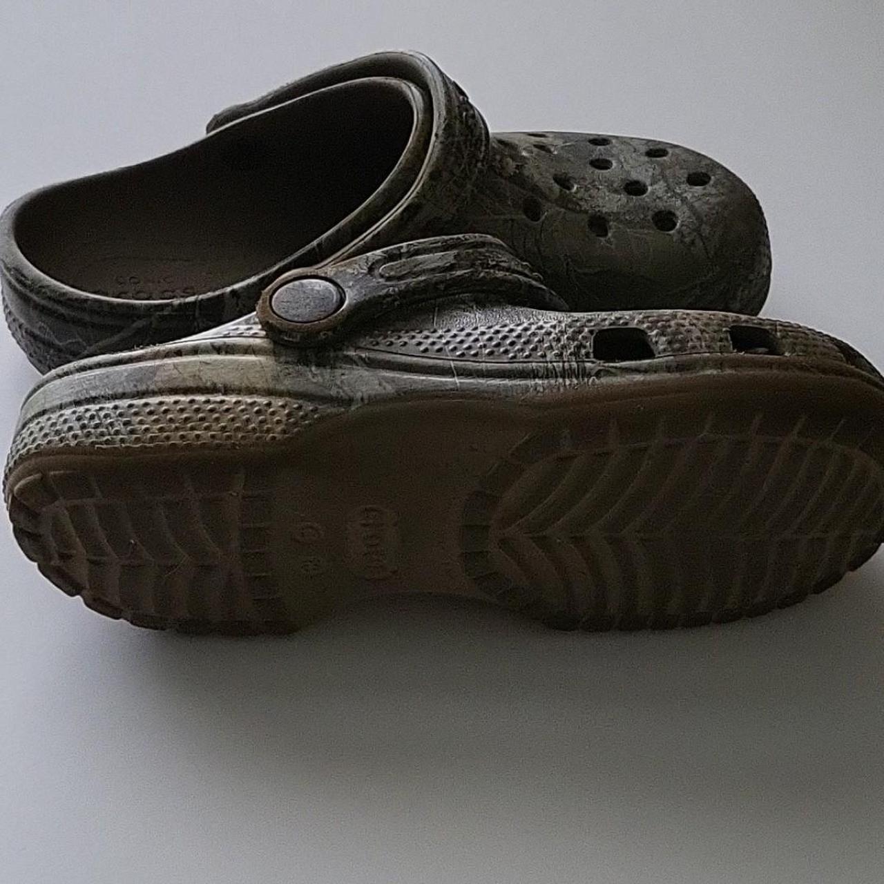 Crocs Clogs (4)