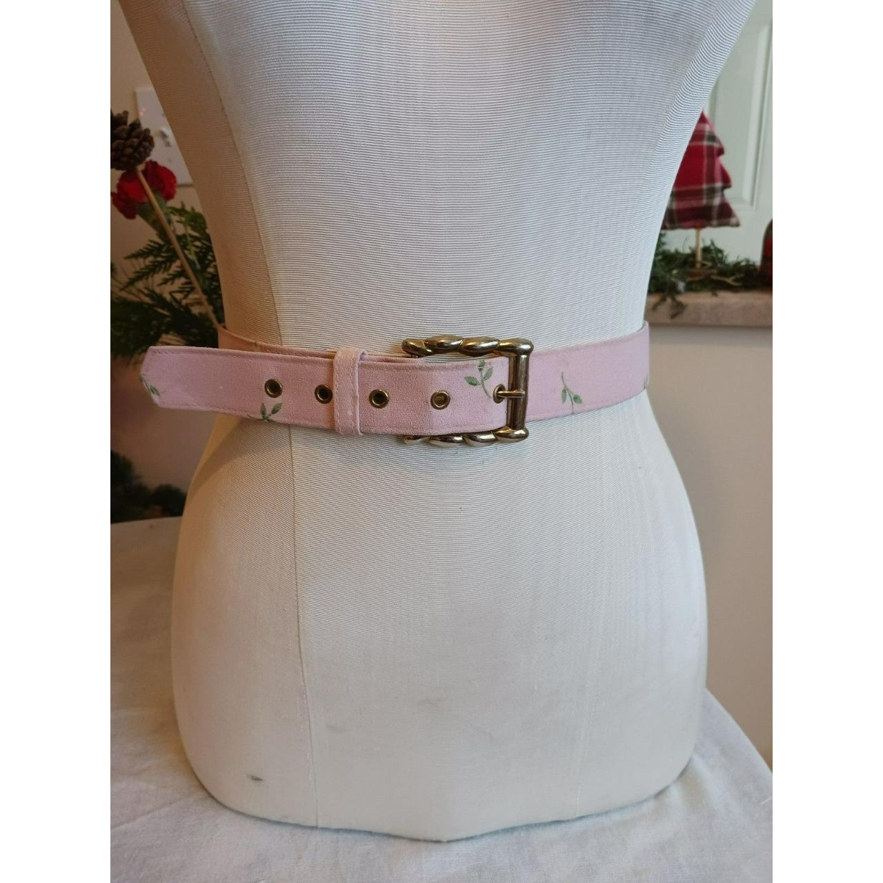 Vintage pink floral belt with silk overlay fabric... Depop