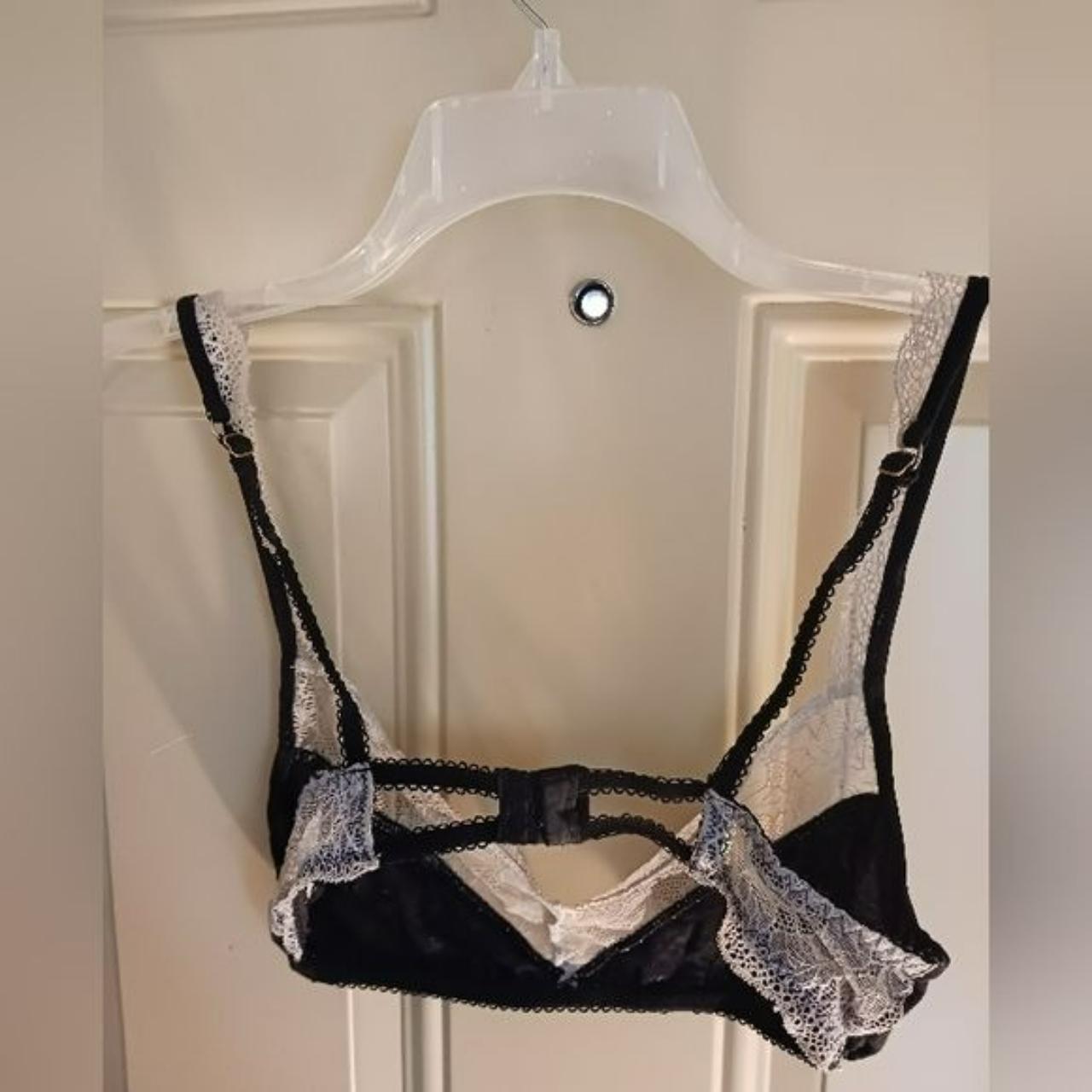 Honeydew size medium tan lace and black bralette 26... Depop