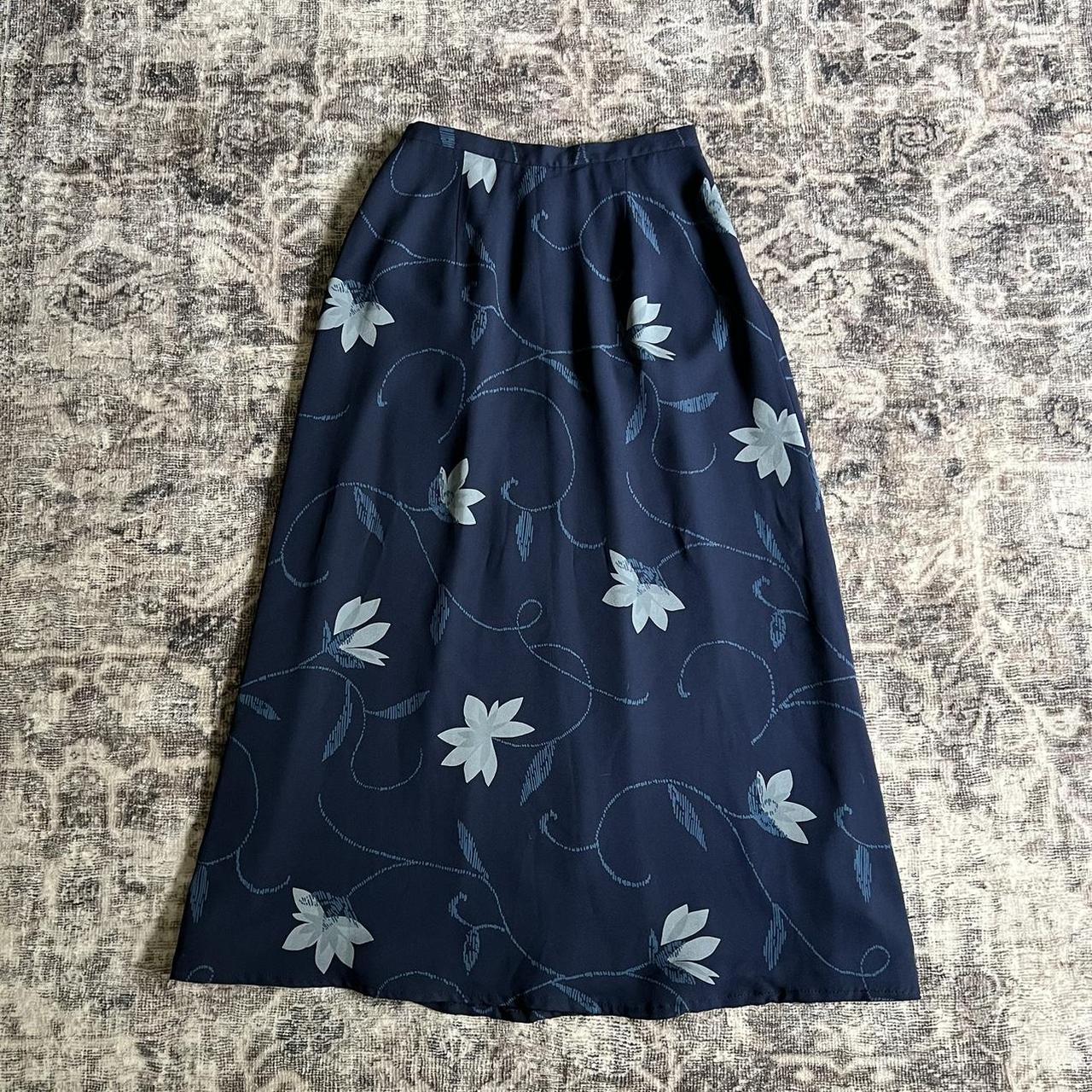 Talbots navy skirt size 4 fits like a. Depop