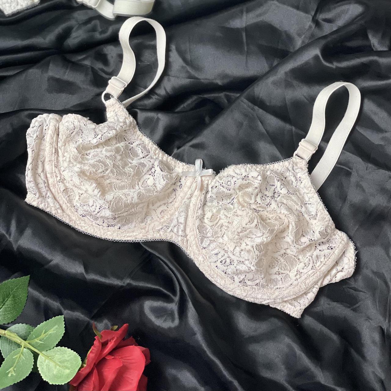 Vintage Lace Bra Cream Smart Choices by Playtex Two