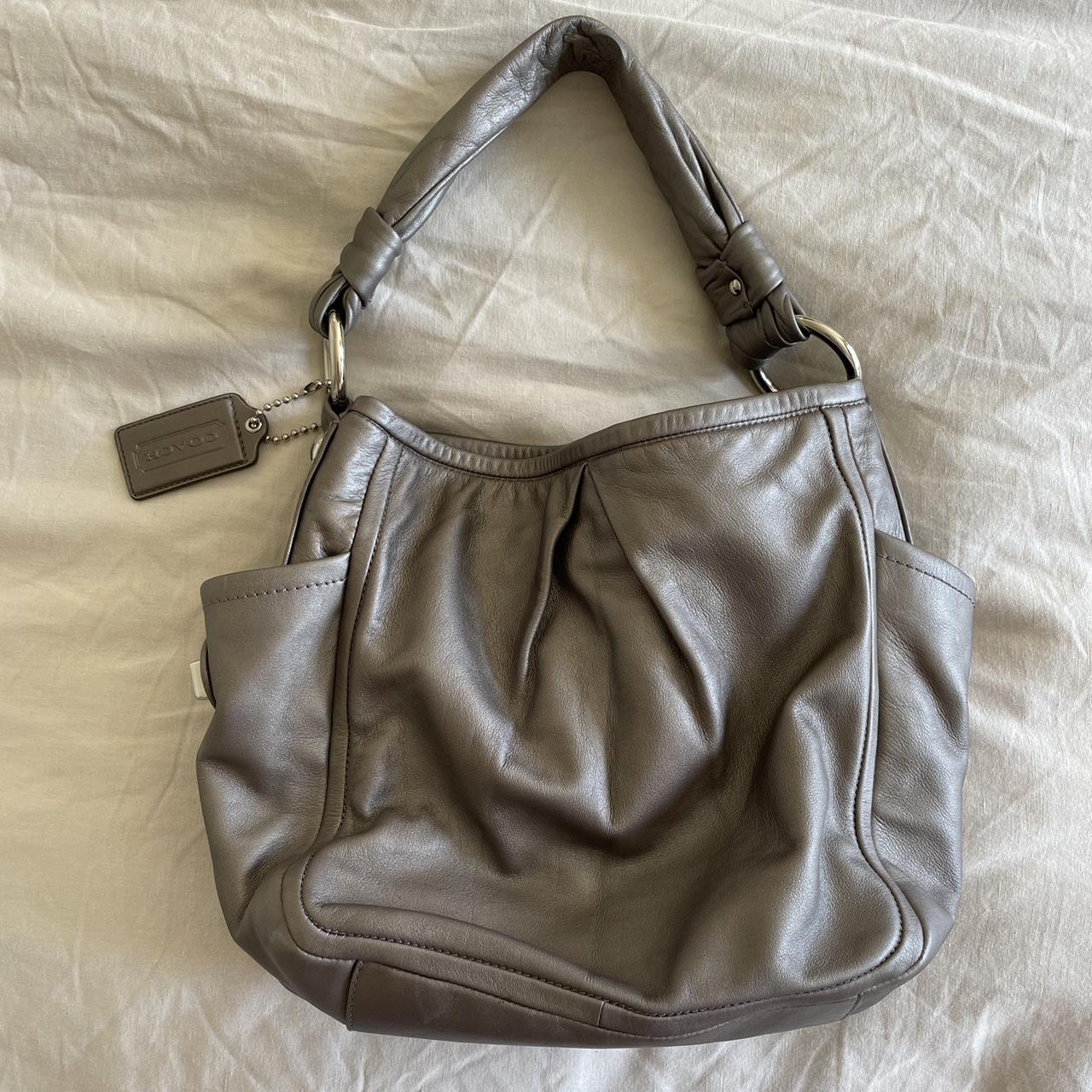 【人気投票 1~37位】ハイブランド人気ランキング！ bag shoulder Coach vintage metallic Depop | leather grey バッグ