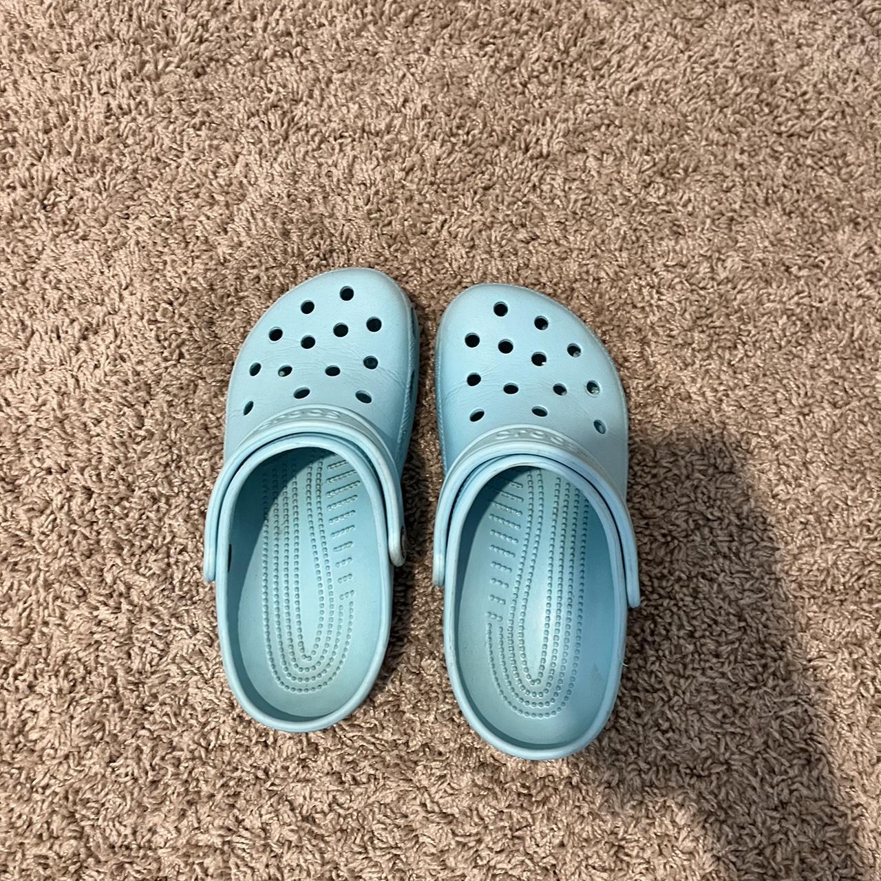 Cute Ice blue croc s Woman s size 7 Men s size 5