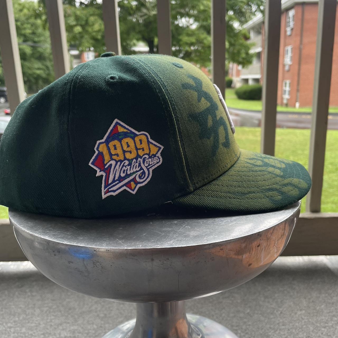 LOSO NYCのキャップ LOSO NYC(ロソ・エヌワイシー)商品ページ - Santa Muerte Trucker Hat