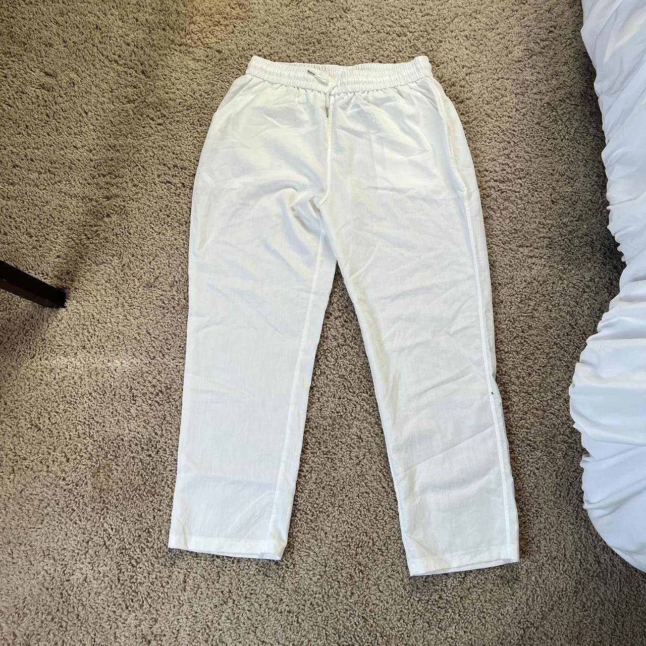 men’s white linen style pants 🎧 small stain on right... Depop