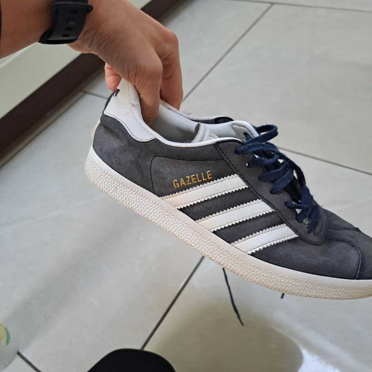 mens navy gazelles size 9