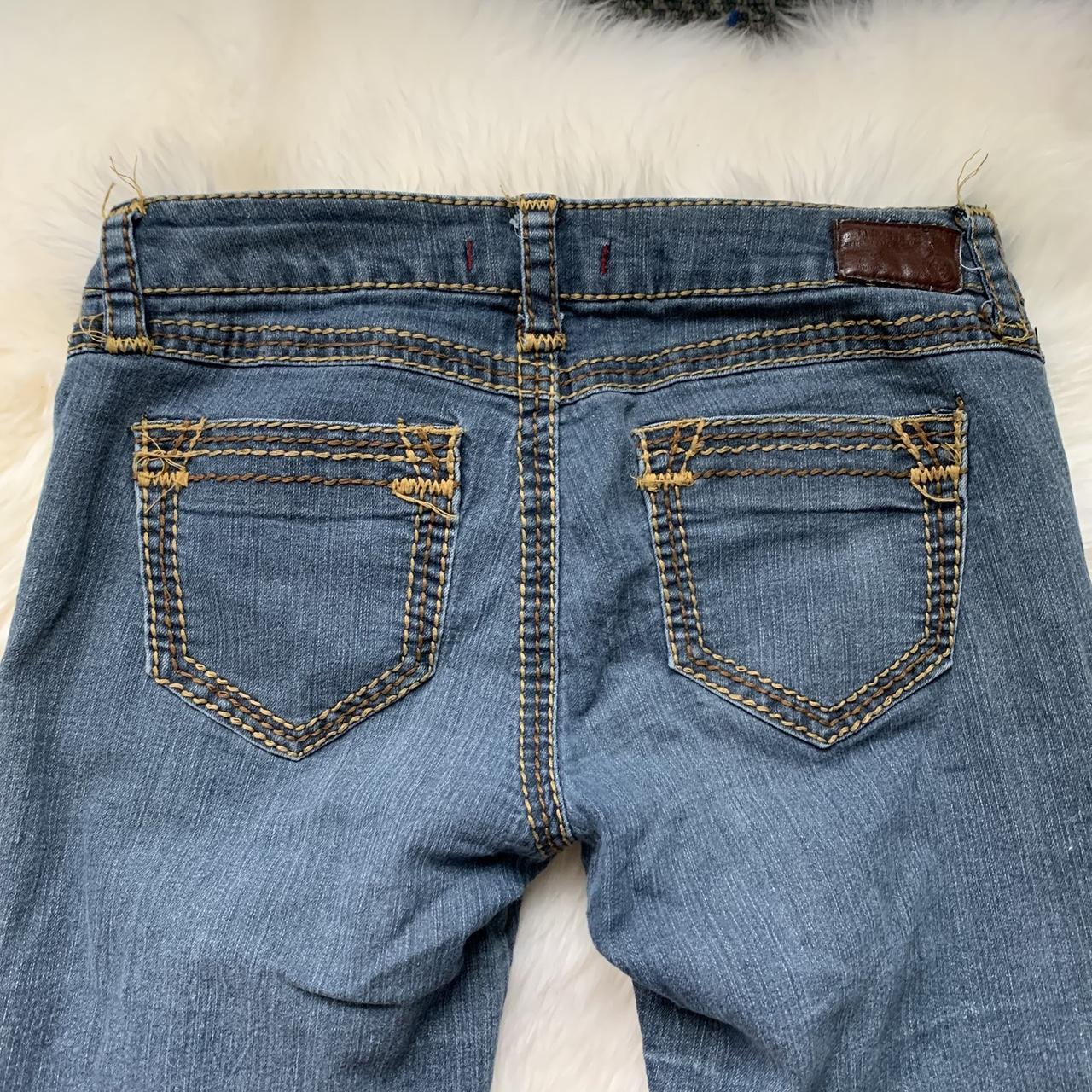 item listed by livvizz