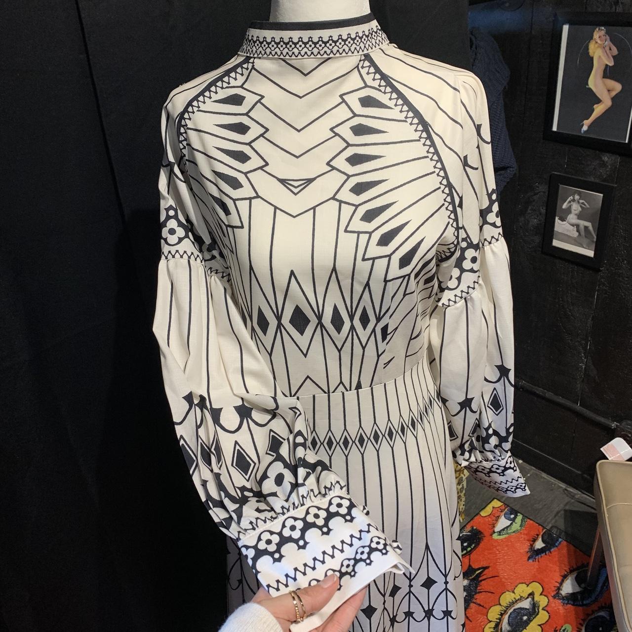 item listed by livvizz