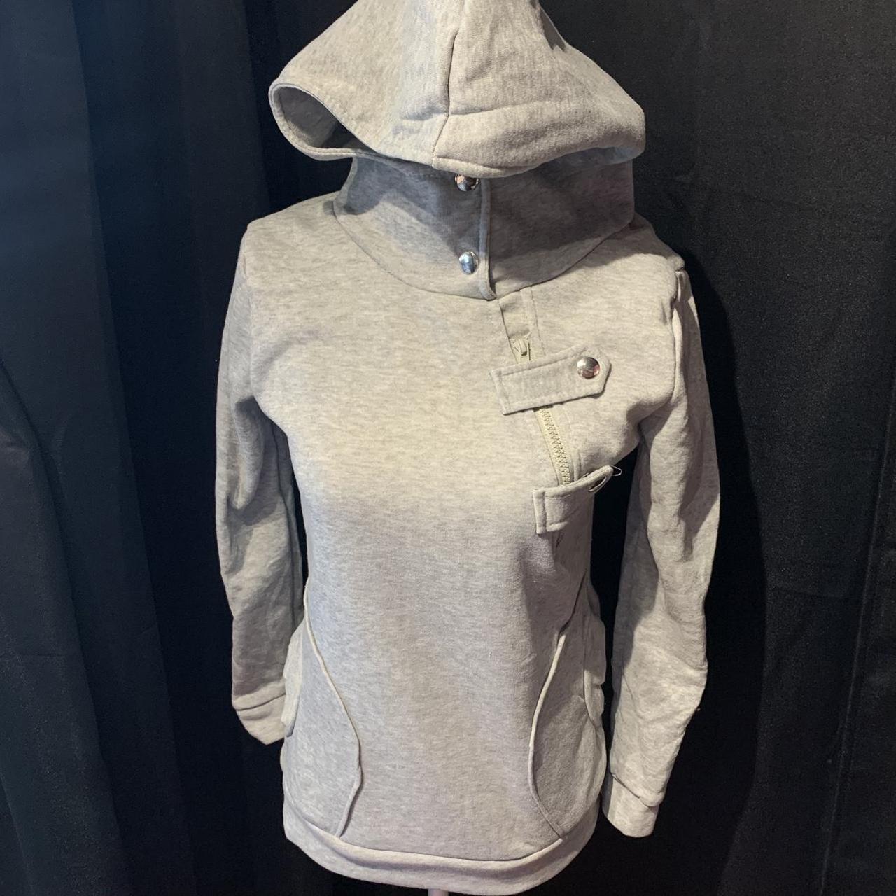 item listed by livvizz