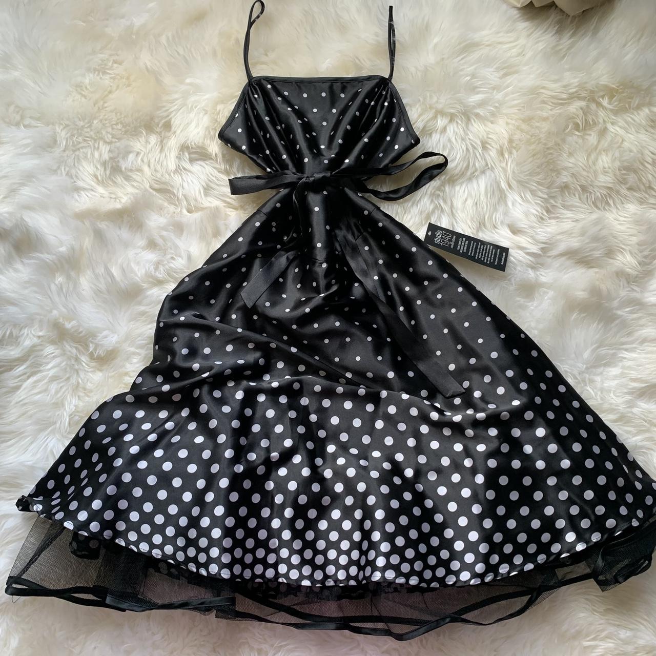 item listed by livvizz