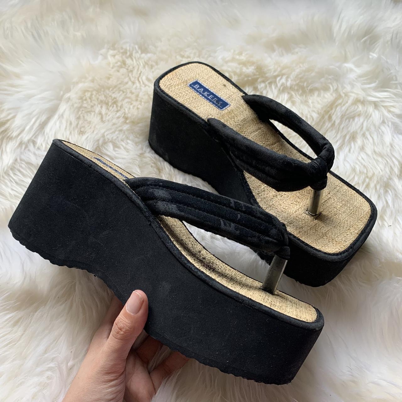 item listed by livvizz