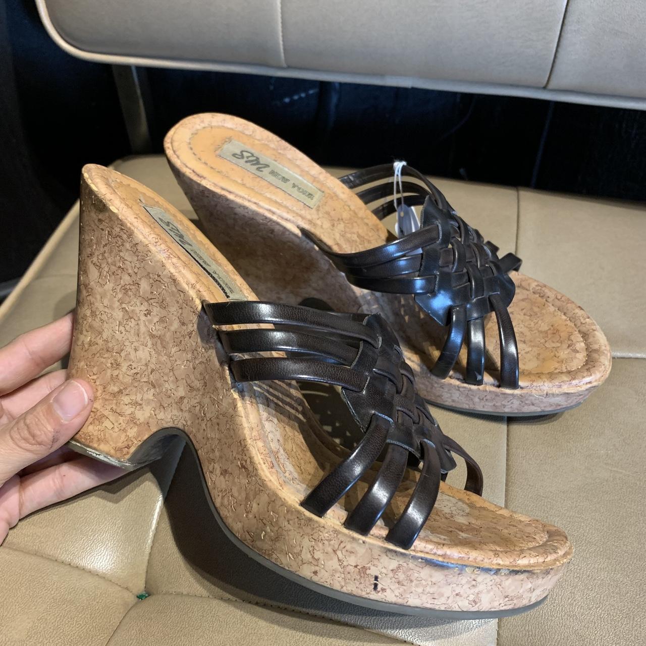 item listed by livvizz