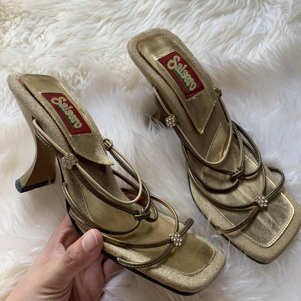 item listed by livvizz