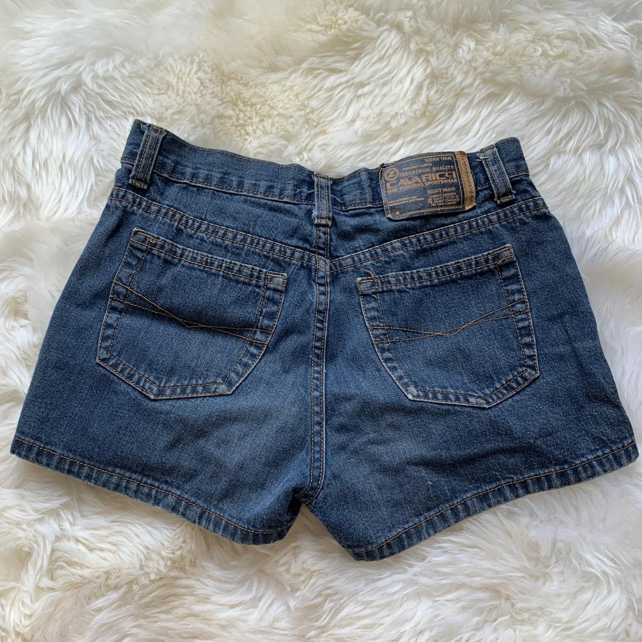 item listed by livvizz