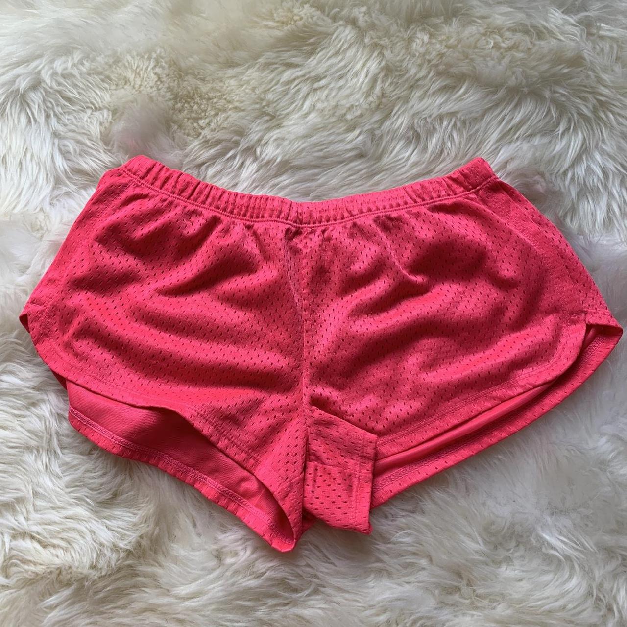 item listed by livvizz