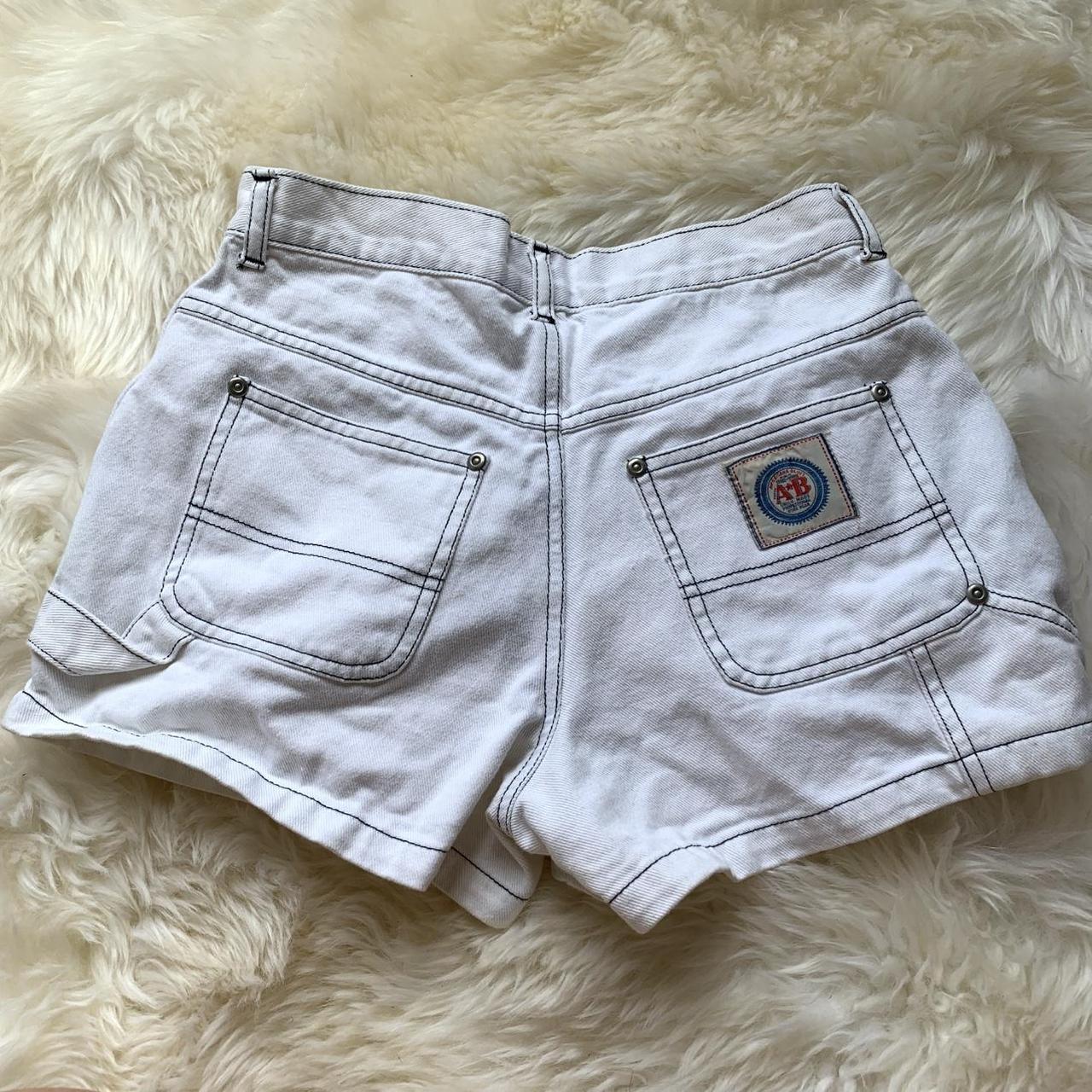 item listed by livvizz