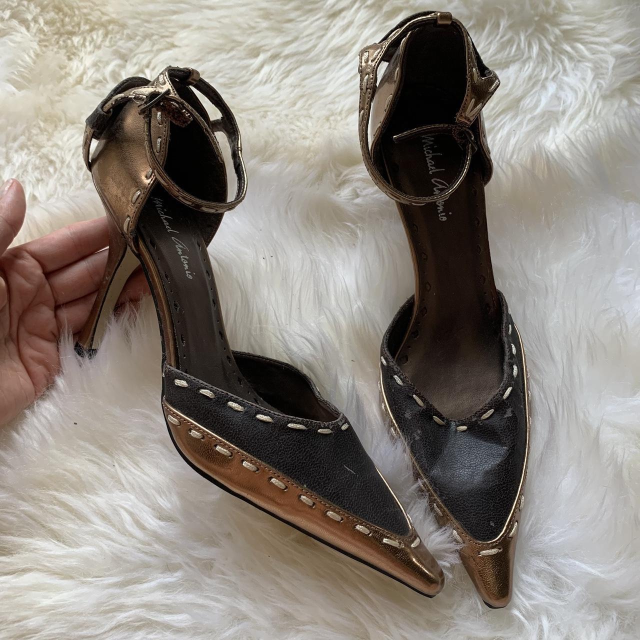 item listed by livvizz