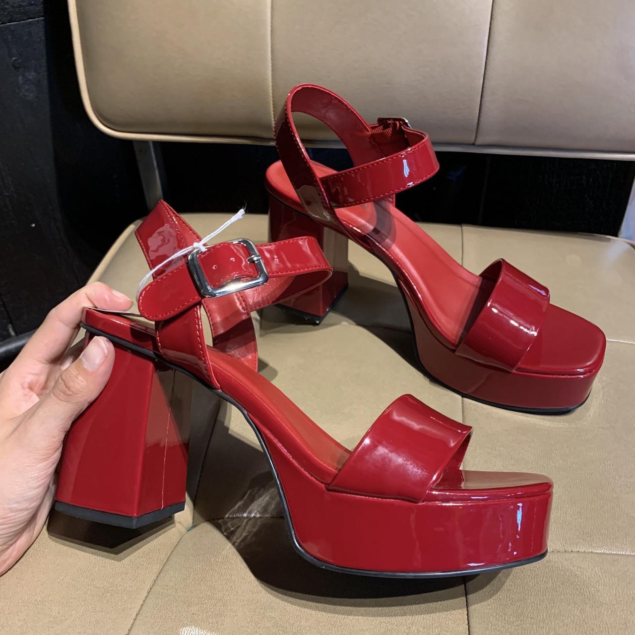 item listed by livvizz