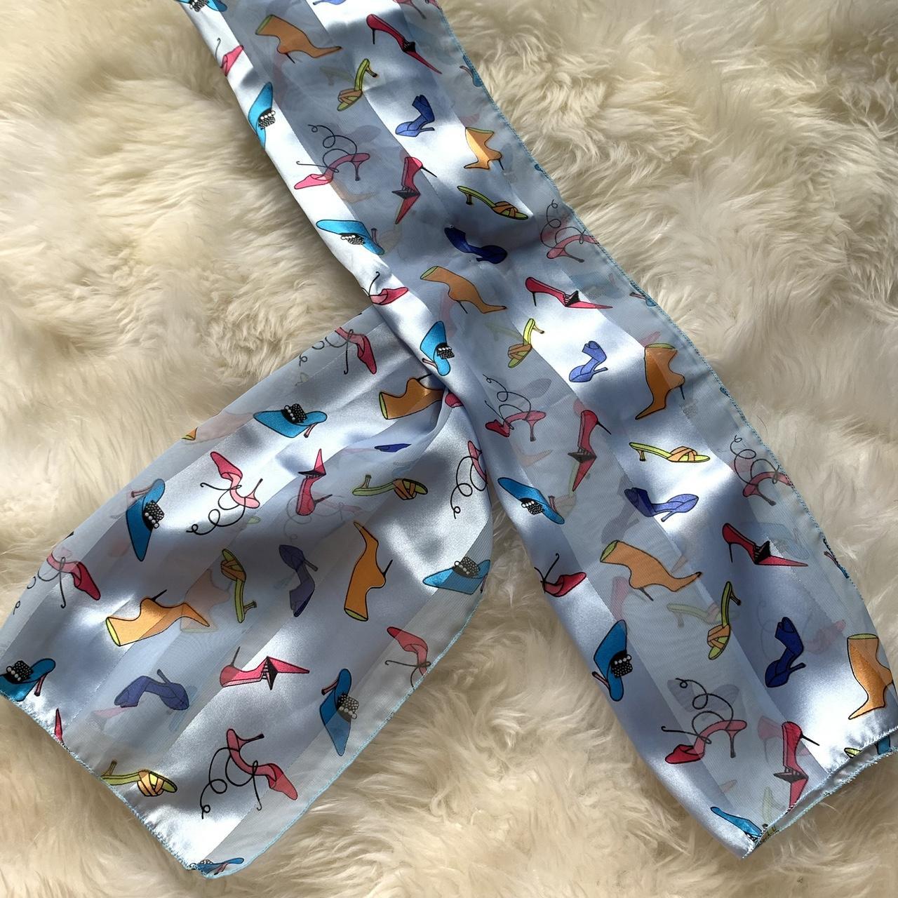 item listed by livvizz