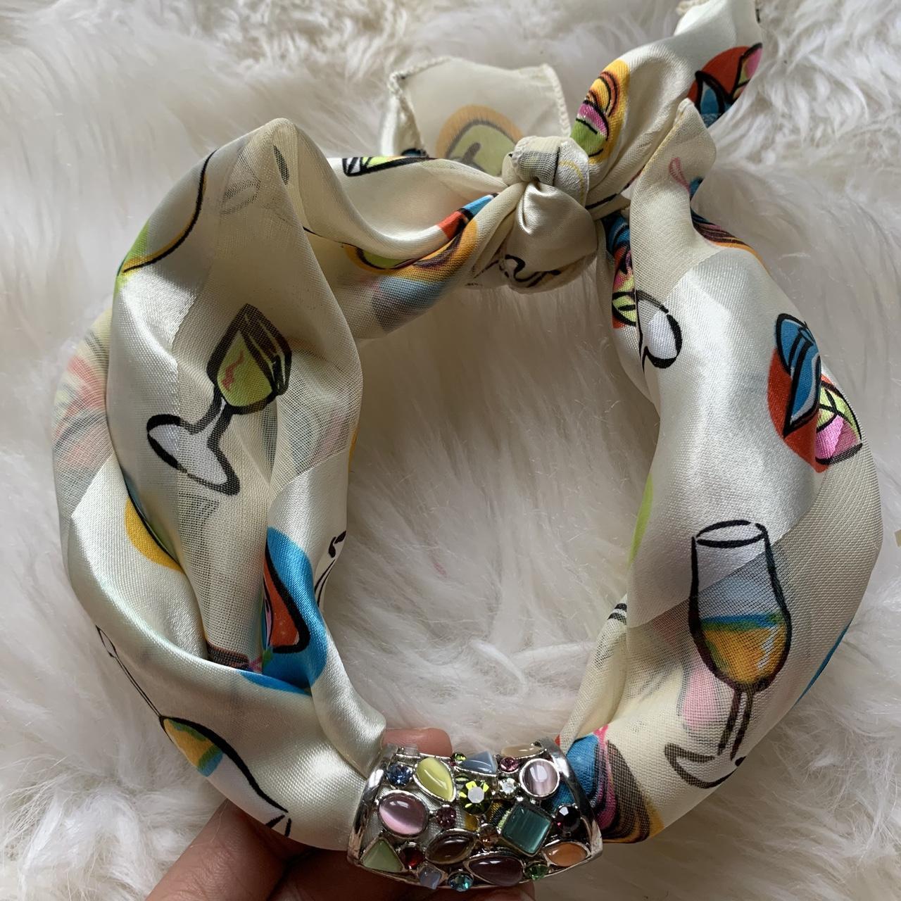 item listed by livvizz