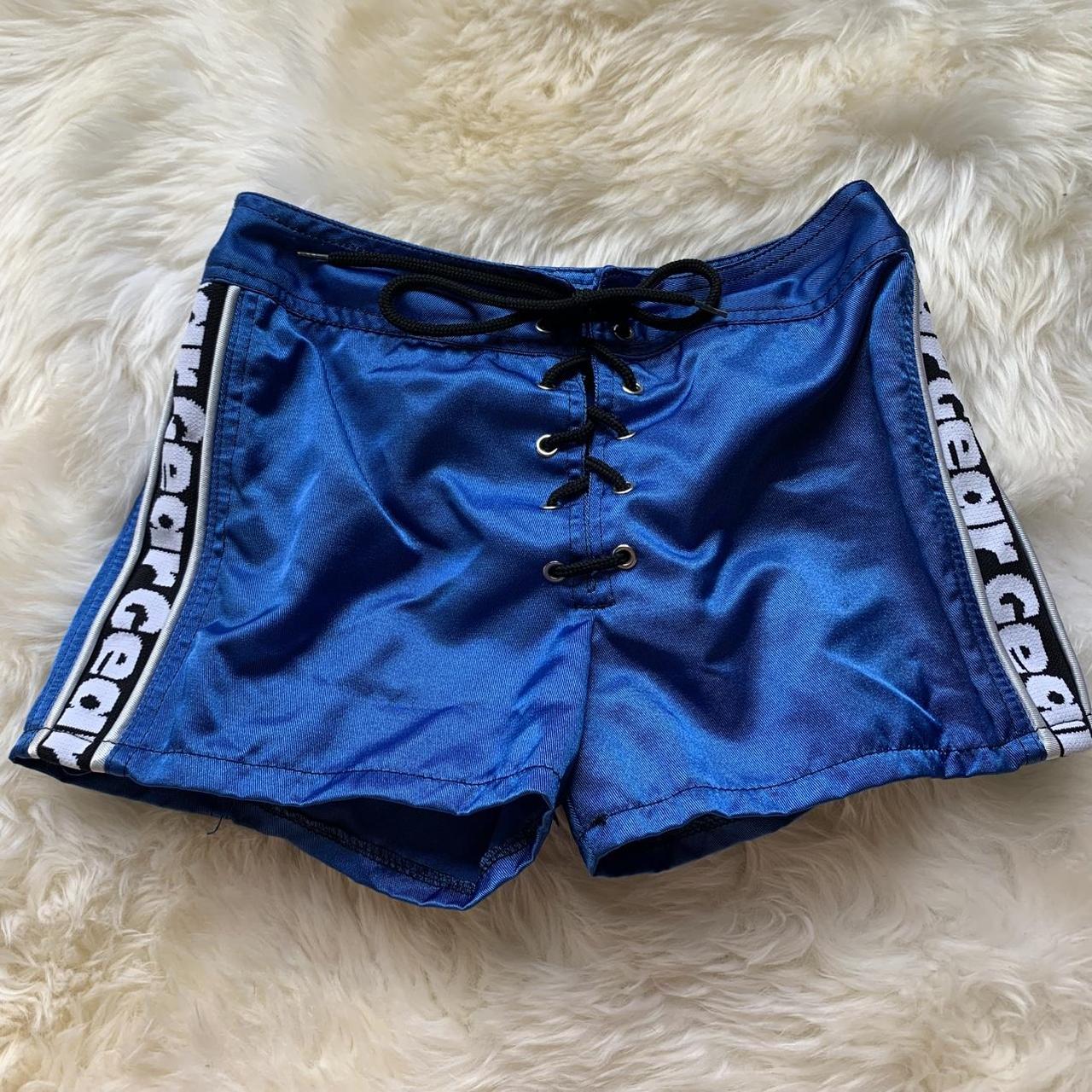item listed by livvizz