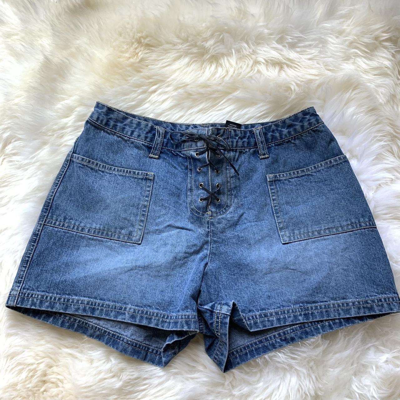 item listed by livvizz