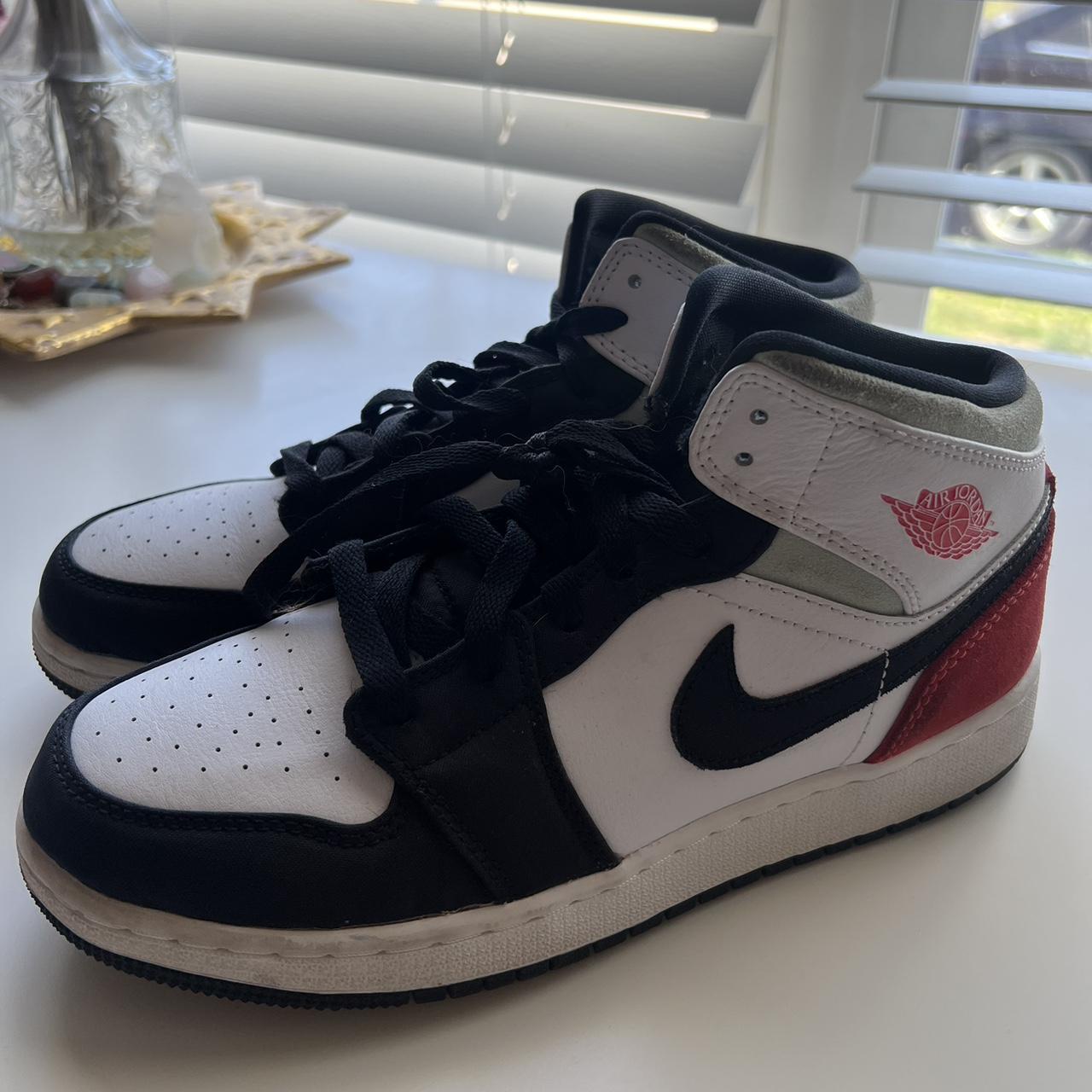 size 6y jordan 1