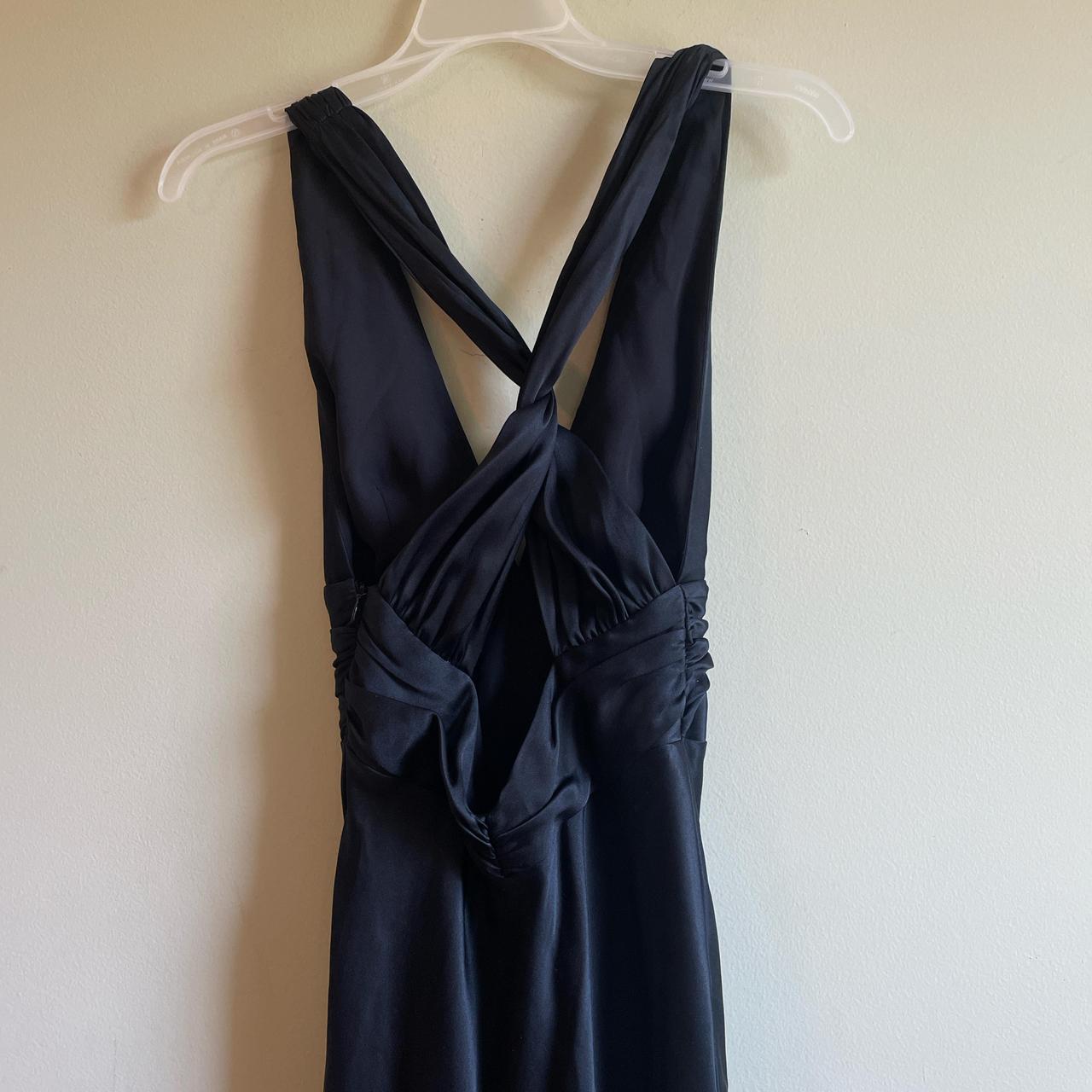 Nicole Miller size 0 100% silk midi dress No rips... - Depop