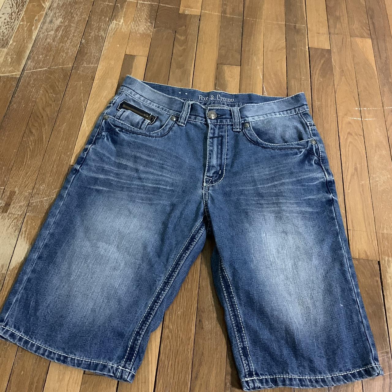 CROWN TAG BAGGY DENIM SHORTS – BlackEyePatch