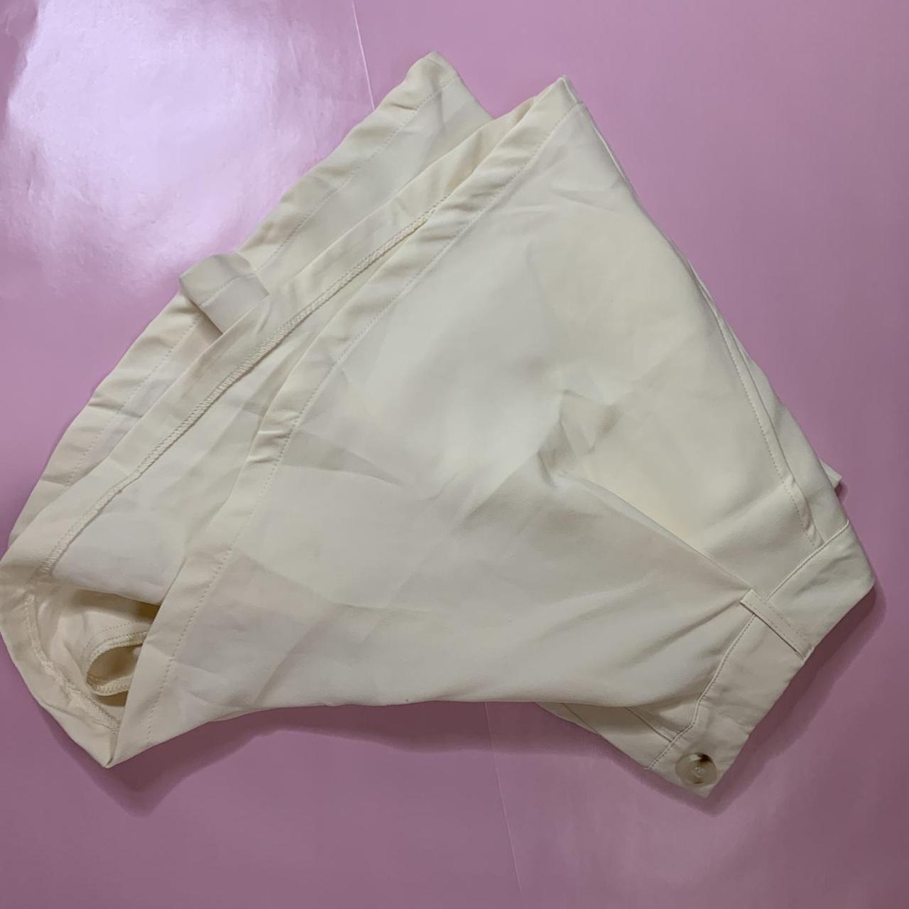SHEIN Women's Cream Shorts (2)