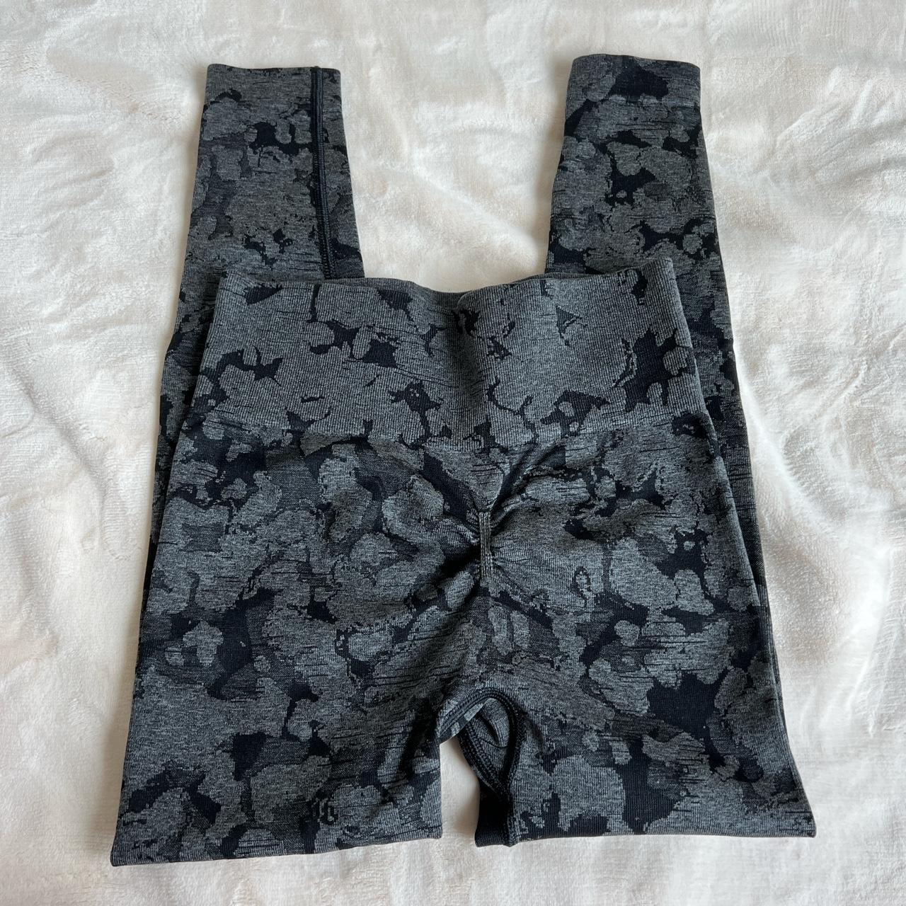 completely brand new, never worn gymshark leggings!