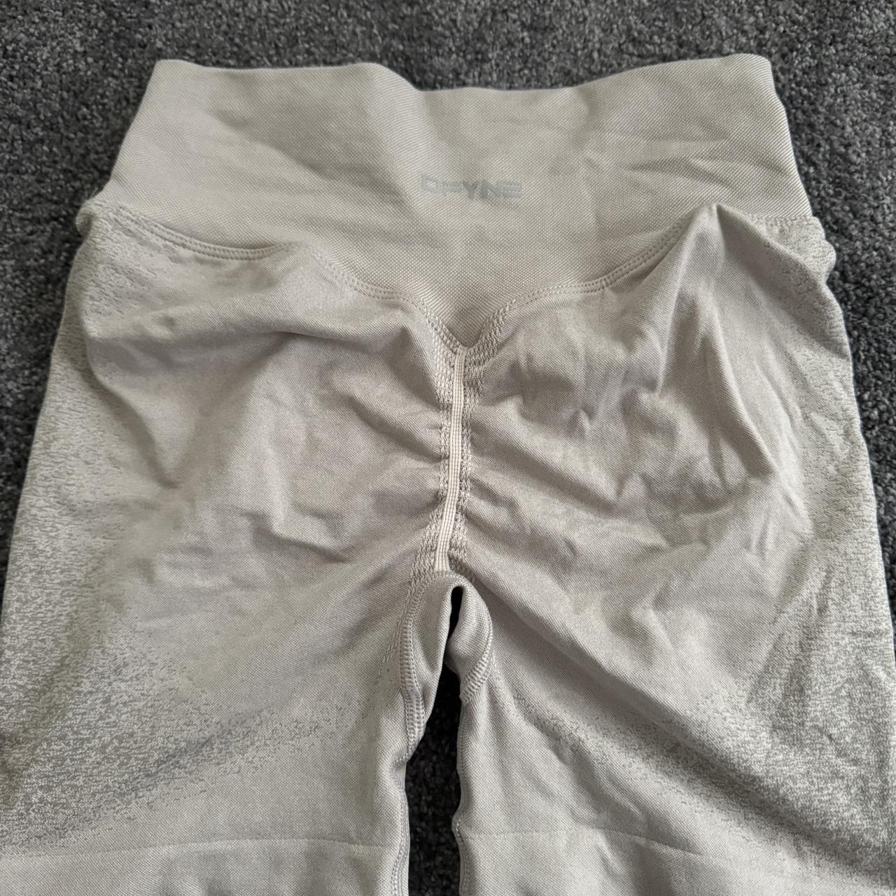 DFyne Women's Shorts - Grey/Cream - S – !!!!!!!!!… - image 3