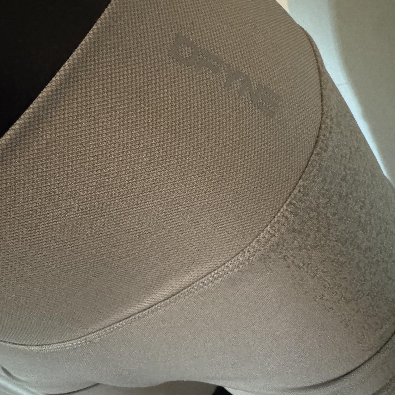 DFyne Women's Shorts - Grey/Cream - S – !!!!!!!!!… - image 5