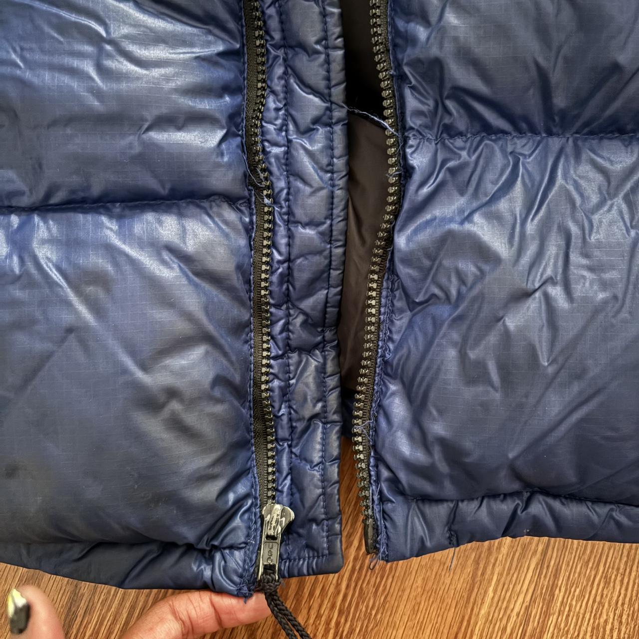 men’s small north face 700. broken zipper Depop
