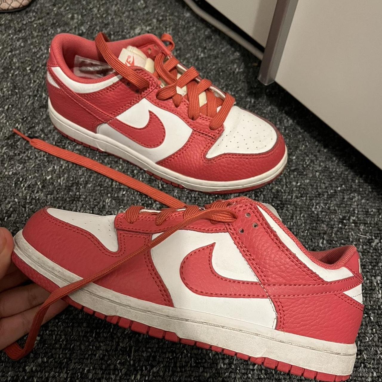 jd pink nike trainers