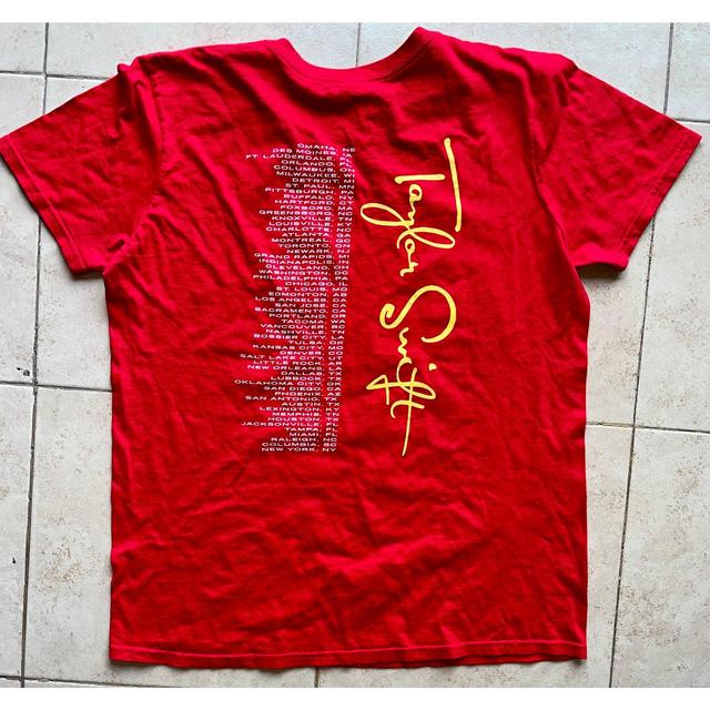 Taylor Swift 2011 Speak Now Tour Gildan double print - Depop