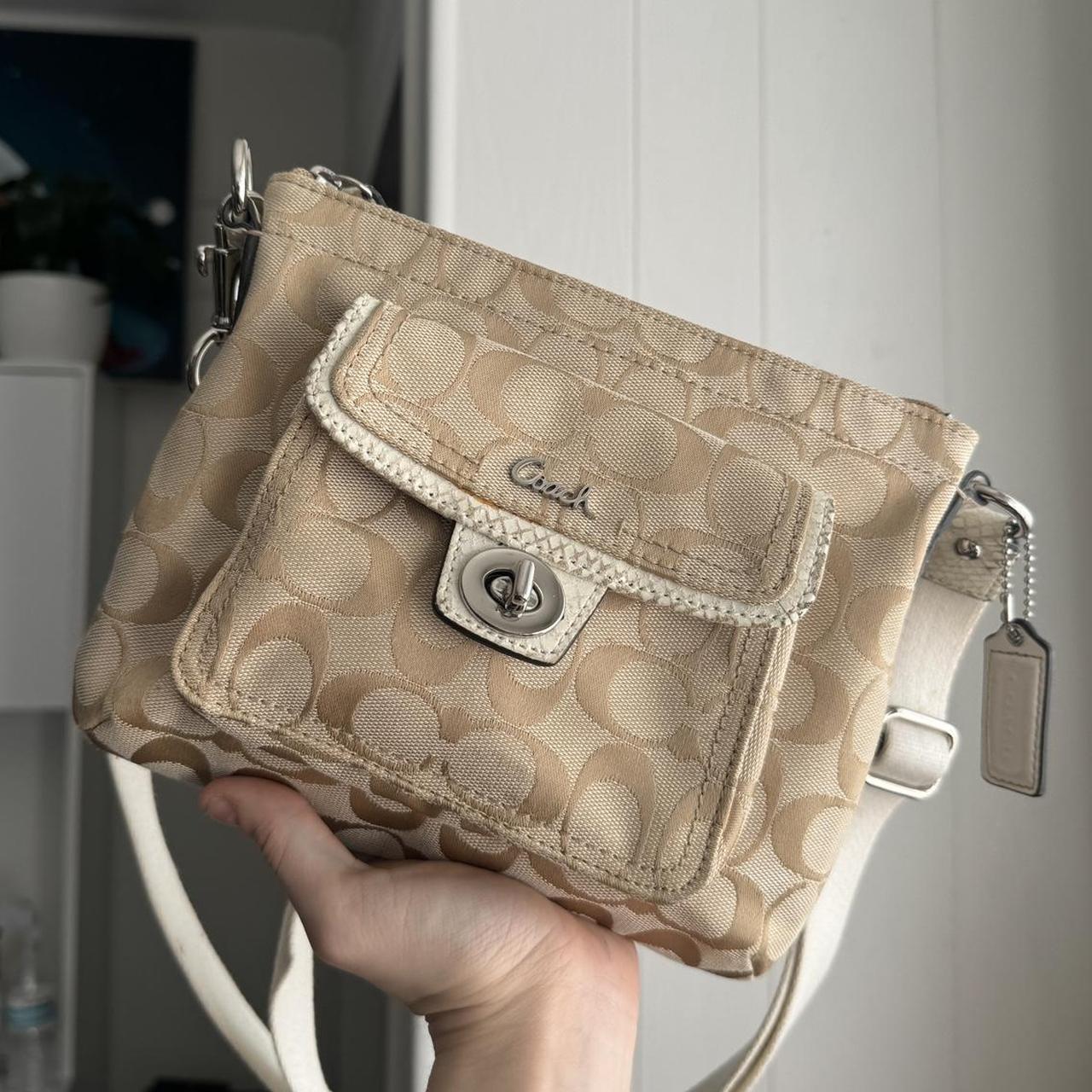 Coach whre swingpack purse