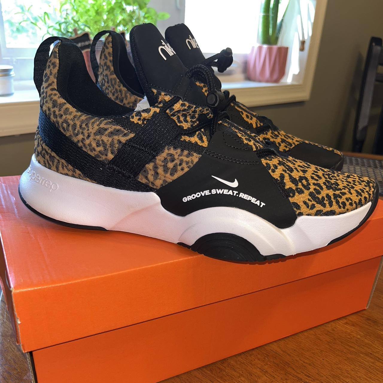 nike training superrep groove trainers in leopard