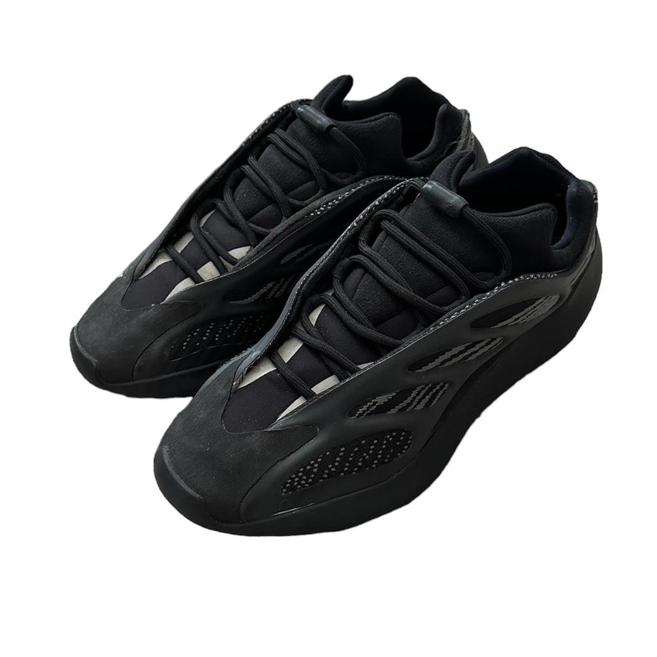 Yeezy 700 v3 online negro