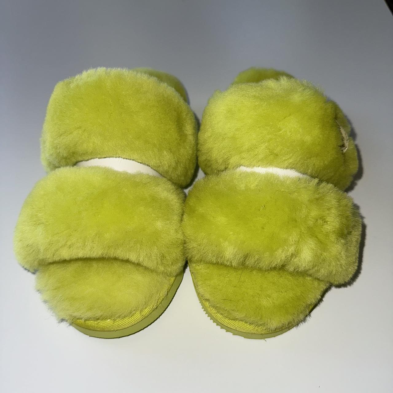 Dearfoams Women's Green Slippers (3)