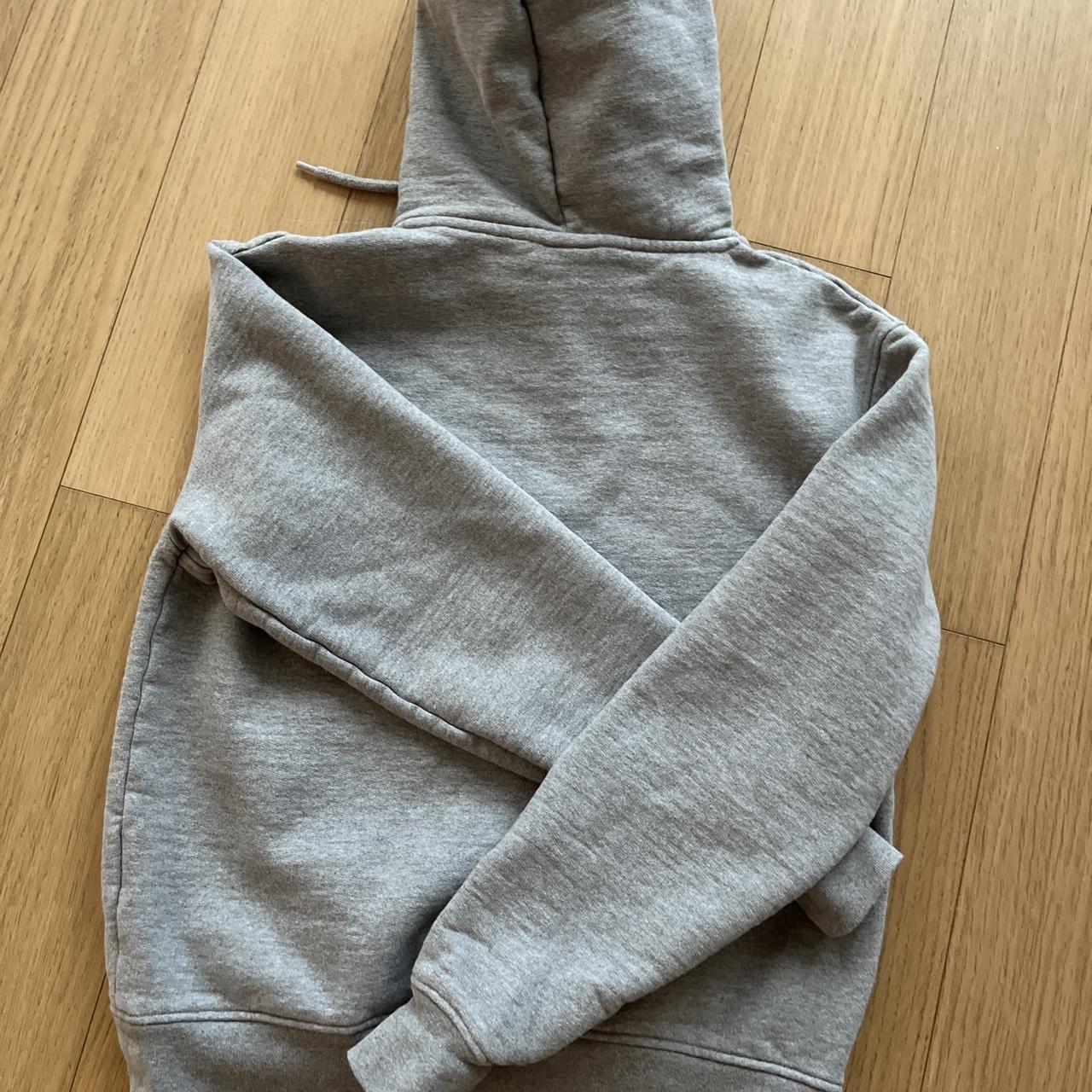 Jacquemus grey hoodie (unisex) (Fits like S) - Depop