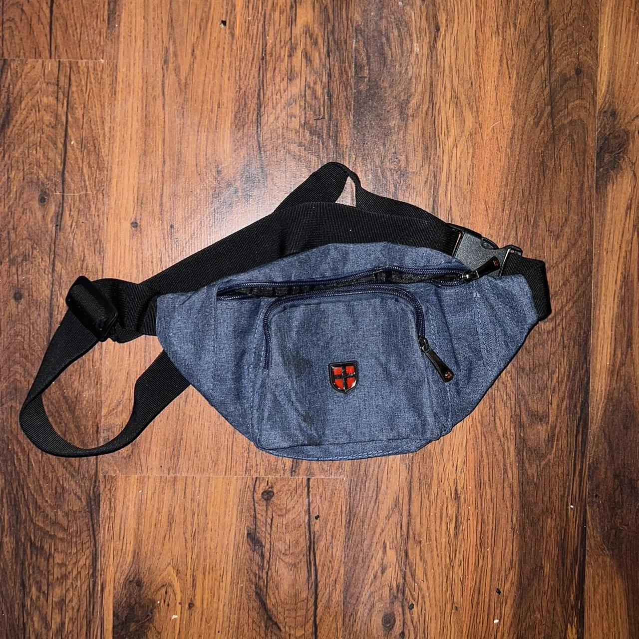 item listed by zinaleaa
