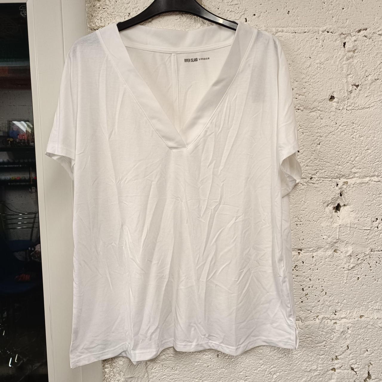 Plain white t shirt river outlet island