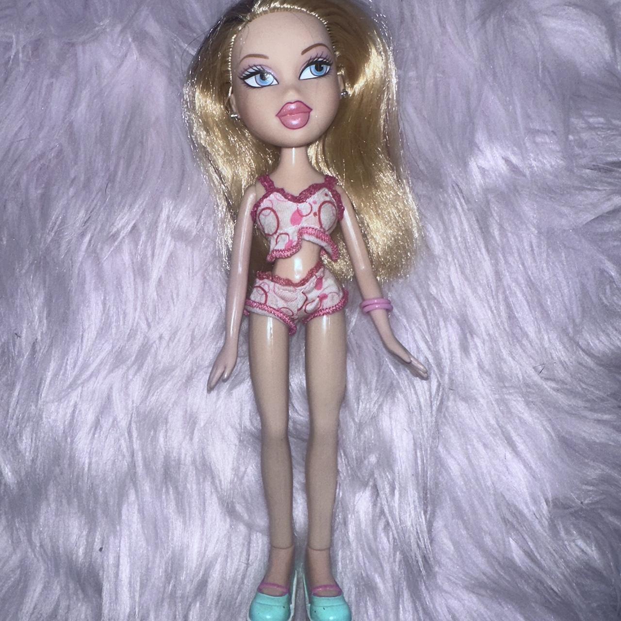 Bratz Siernna Sweet Dreamz VERY PRETTY outlet 2outfits 2 pair shoes pillow bracelets ac