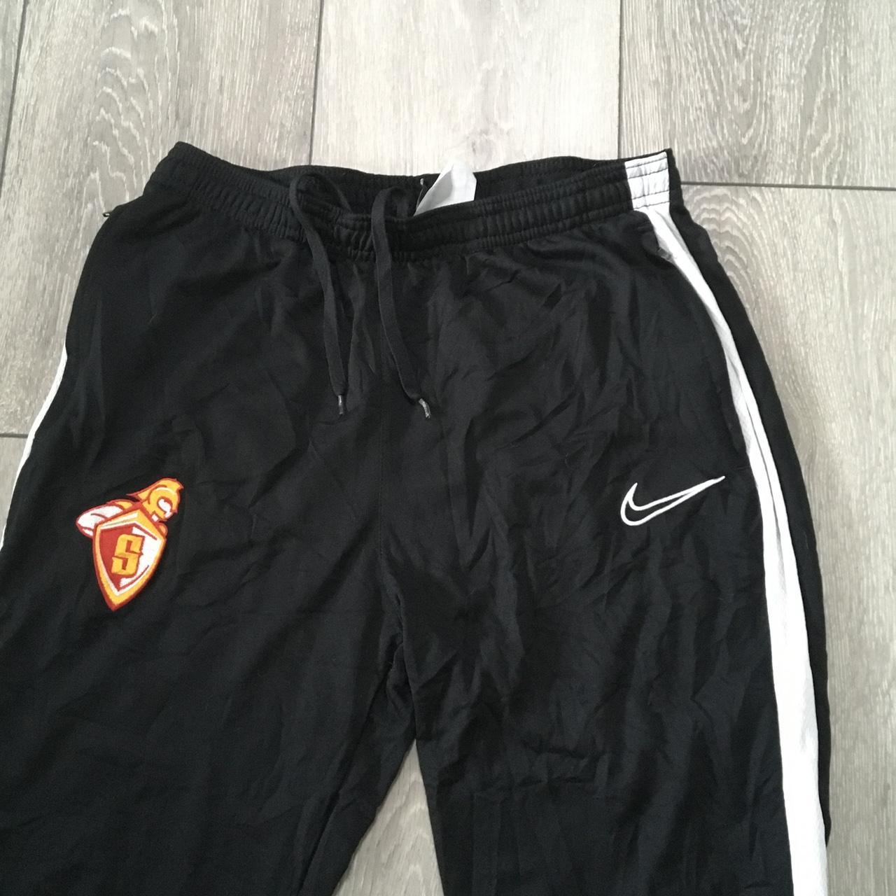 mens tapered nike joggers