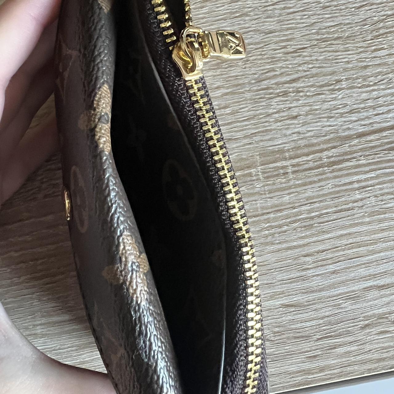 LV Small key chain/wallet “Recto Verso”. Don’t use